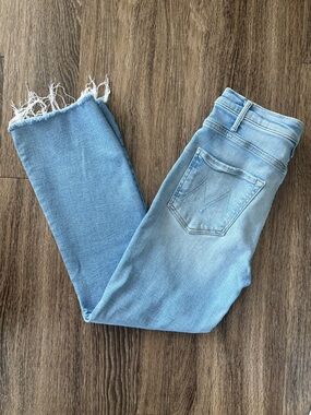 MOTHER Light Blue Frayed Ankle Crop Jeans in size 30